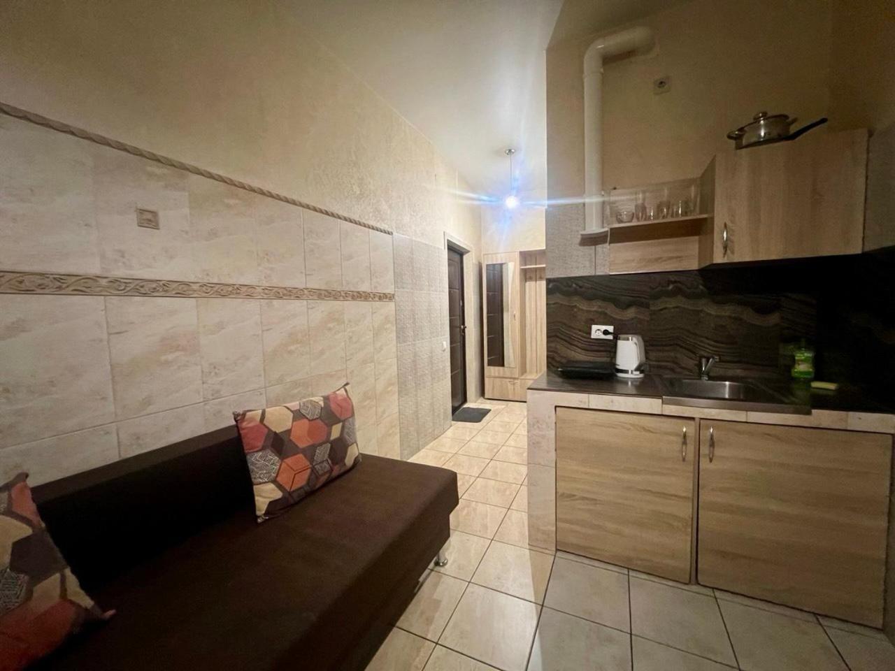 Studio Apartment Metro Pechersk Kiev Esterno foto